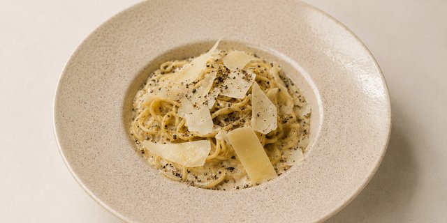 Cacio y Pepe Pasta
