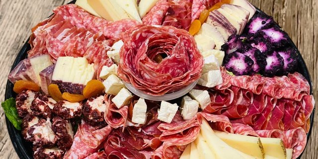 Charcuterie Tray - Premium