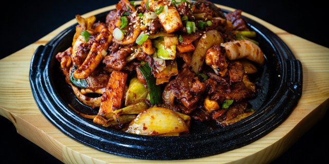 Spicy Stir-Fried Calamari & Pork Belly