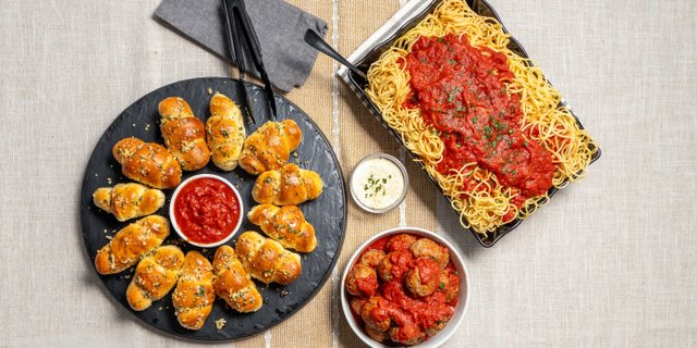 Spaghetti & Meatballs