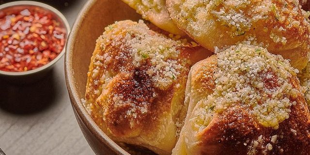Garlic Knots