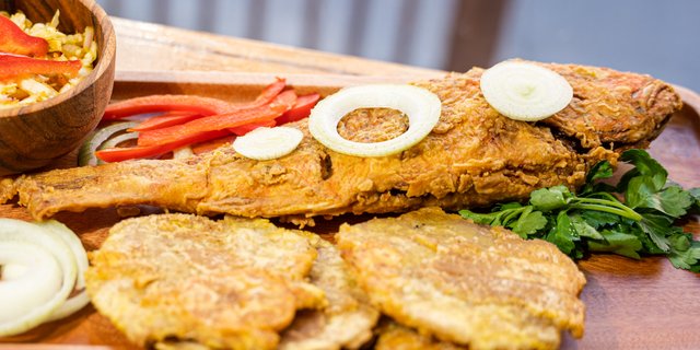 Fried Red Snapper w/ Fried Plantains