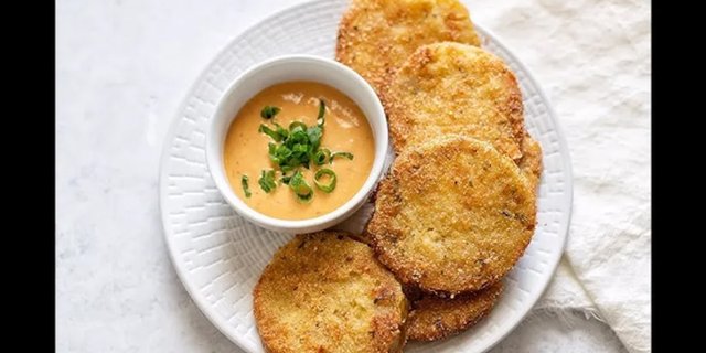 Fried Green Tomato w/ Chef Sauce