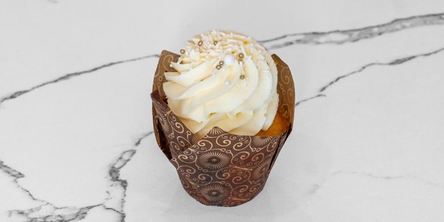 Vanilla Bean Cupcake
