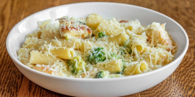 Chicken Rigatoni w/ Broccoli