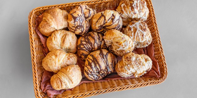 Chocolate & Almond Croissants Tray