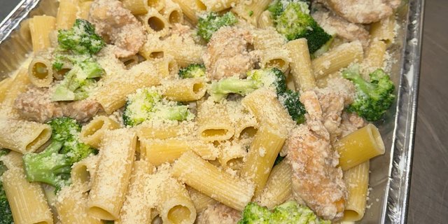 Chicken, Ziti & Broccoli Alfredo