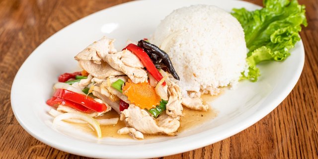 Garlic & Ginger Rice w/ Chicken Box