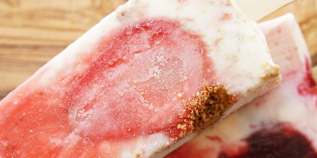 Strawberry Cheesecake Paleta