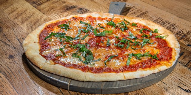 Classic Margherita Pizza