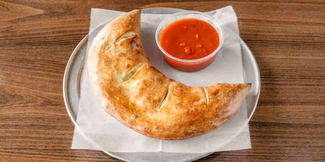 Calzone w/ Rich Ricotta & Mozzarella Cheese