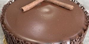 Chocolate Ganache Layer Cake - Yellow Sponge & Strawberry Mousse Filling