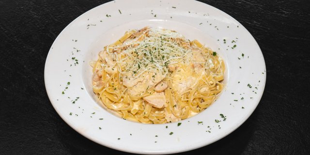 Fettuccine Alfredo