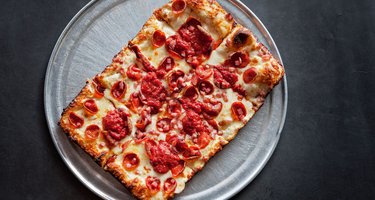 2Doors Cafe & Pizzeria