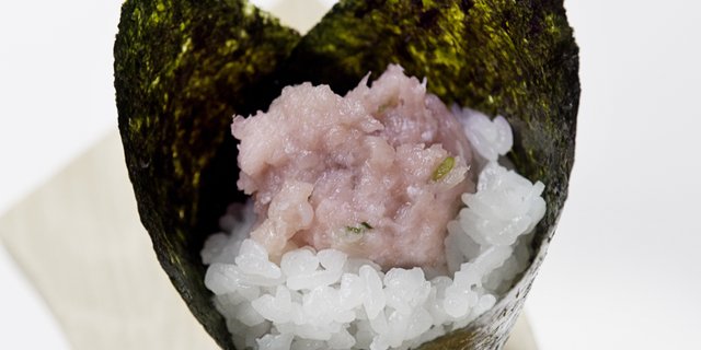 Yellowtail Scallion Handrolls