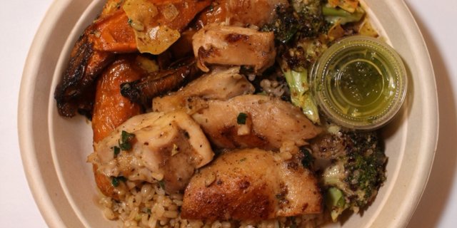 Country Garlic Chicken Garden Bowl