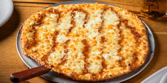 Gettin' Figgy With It Tavern Style Pizza