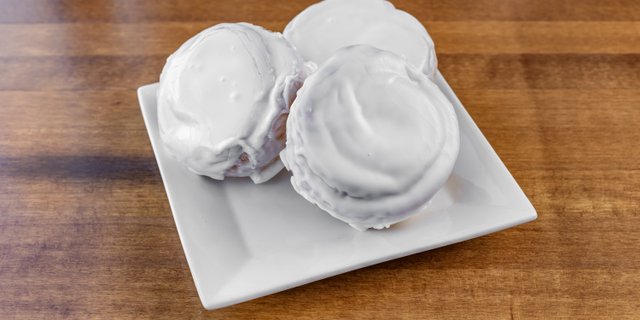 Large Cinnamon Roll