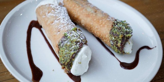 Dozen Cannolis
