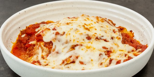 Lasagna w/ Meat Sauce