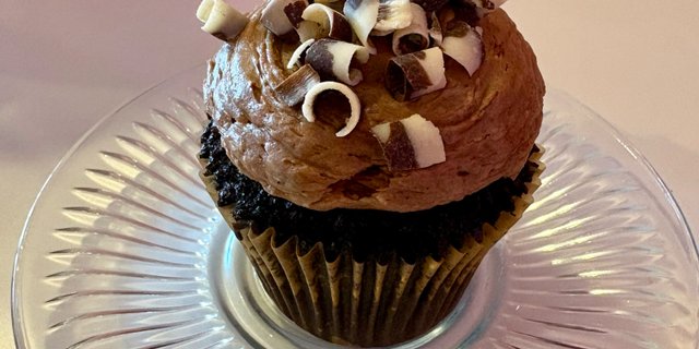 Gluten-Sensitive Chocoholic Cupcake