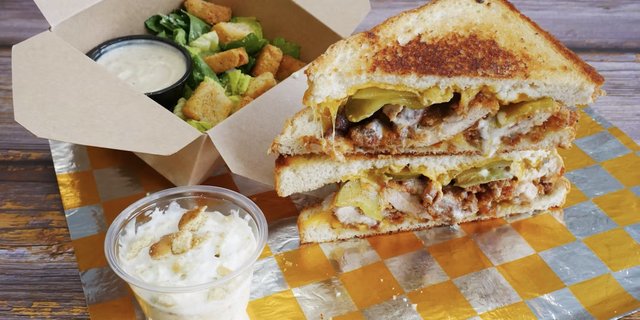Classic Chicken Sandwich Lunch Box