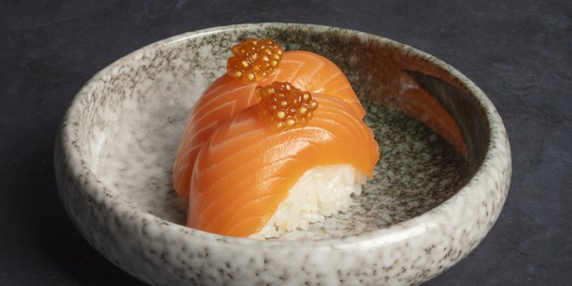 Nigiri Salmon