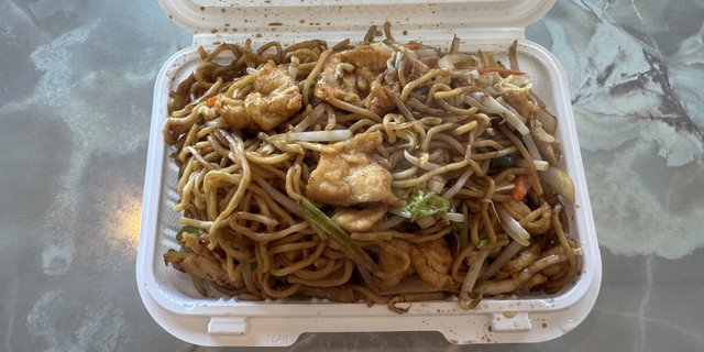 Chicken Lo Mein