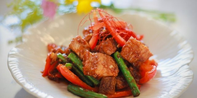 Pad Prik Khing Moo Krob