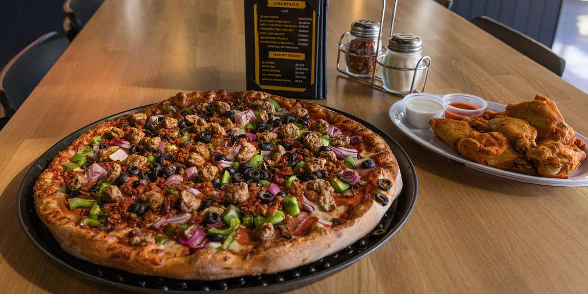 Lamppost Pizza & Brewery