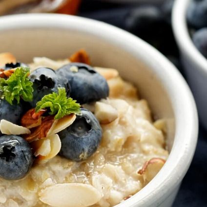 Warm Cinnamon Vanilla Oatmeal