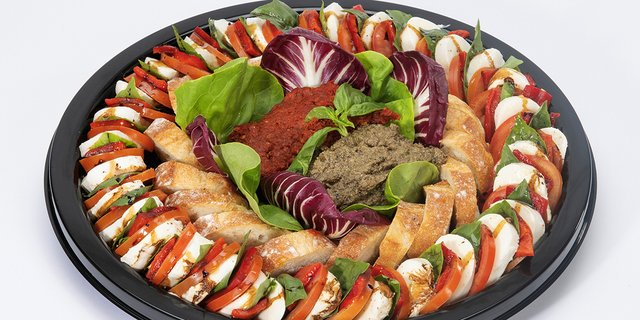 Urth Caprese Platter