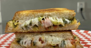 Mad Munch Grilled Cheezer Co