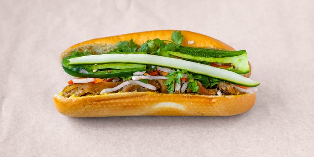 Grilled Chicken Bánh Mì