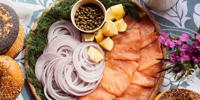 Mini Bagel & Lox Box Lox N' Fixins