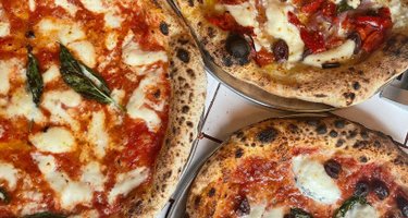 Salsa Pizzeria Napoletana and Street Food