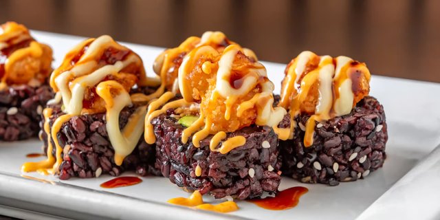 Black Widow Roll