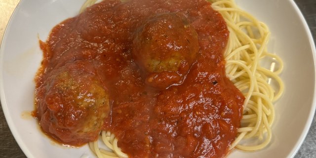 Spaghetti w/ Meatballs