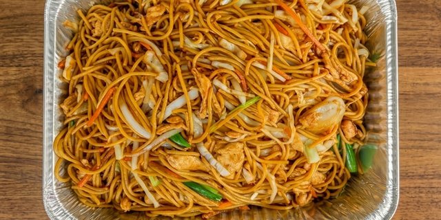 Chicken Lo Mein Party Tray