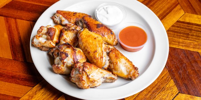 8 Wings