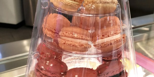 To-Go Macaron Tower (4 Tiers)
