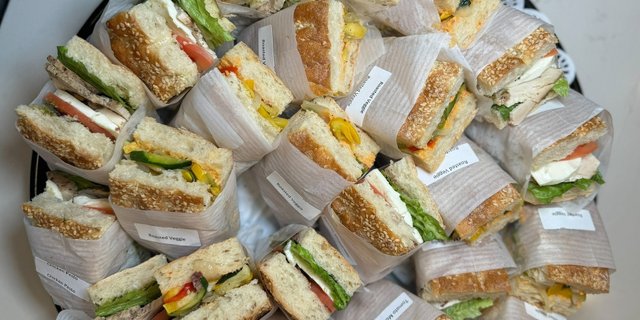 Sandwich Lunch Tray
