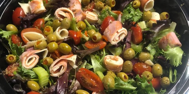 Signature Club 17 Salad