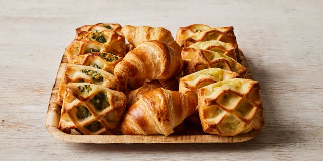 Pastry & Croissant Board