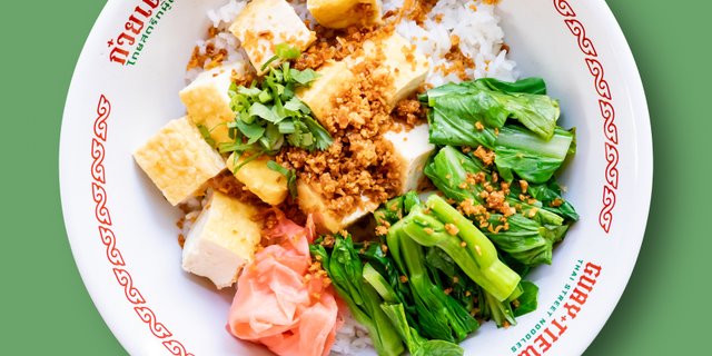 Vegan Khao Haarg With Tofu